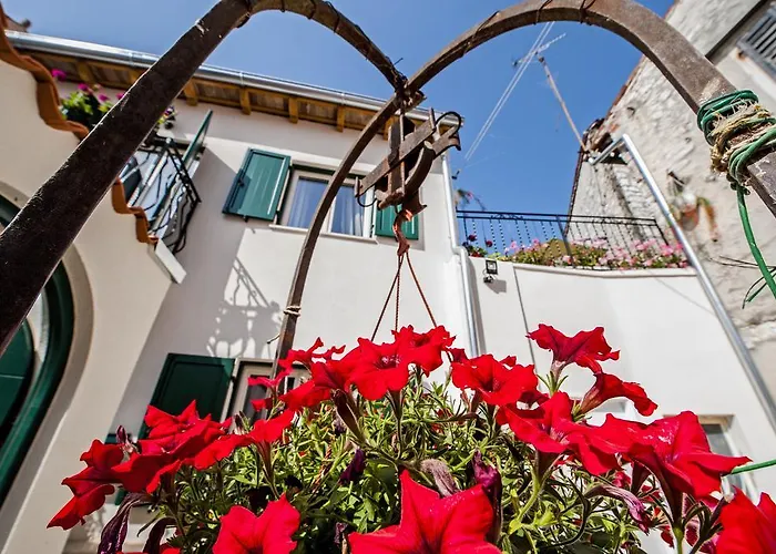 Casa Smeralda Ρόβινι